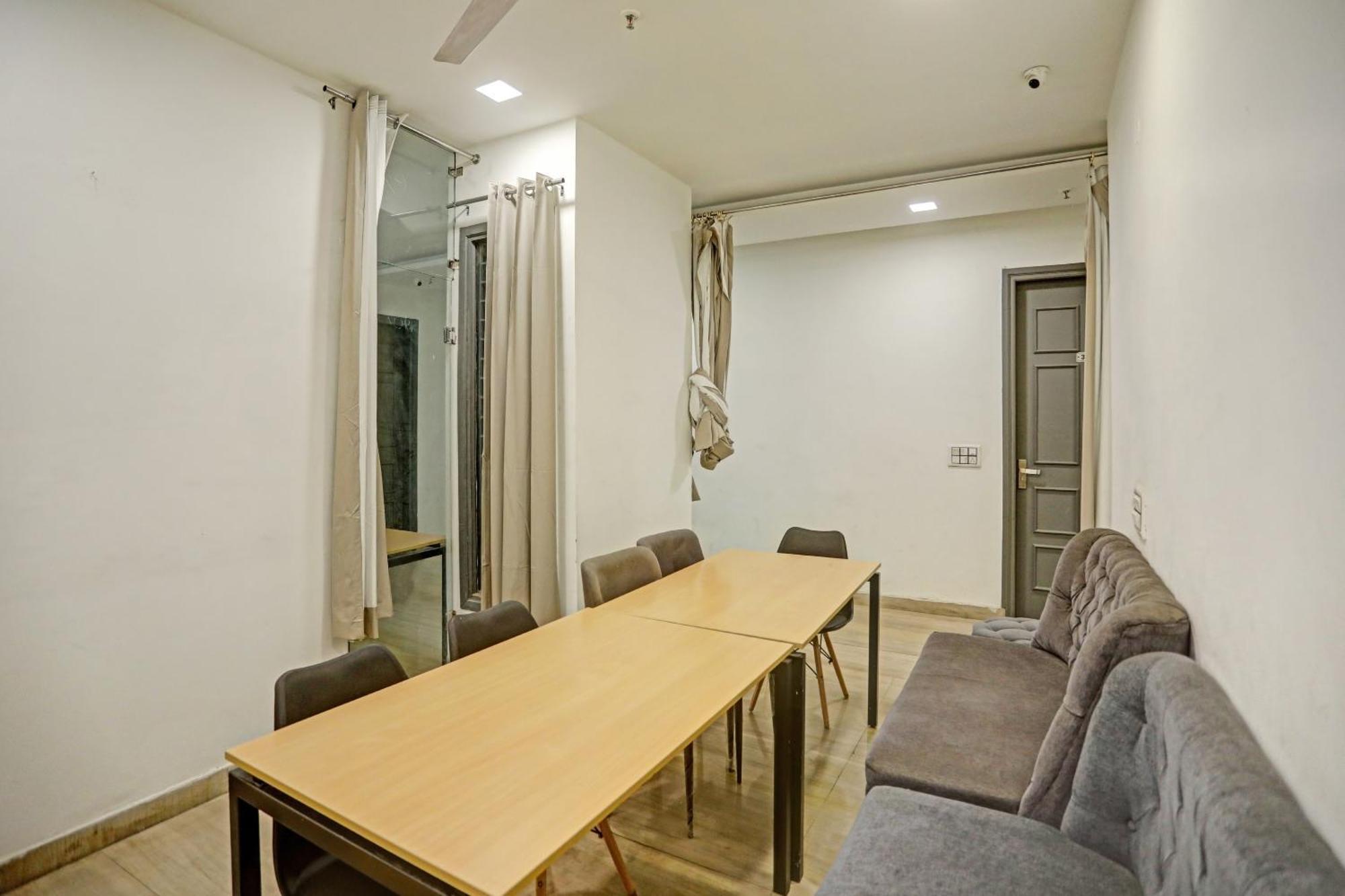 Отель Super Townhouse Mannat Rohini 16 Дели Экстерьер фото