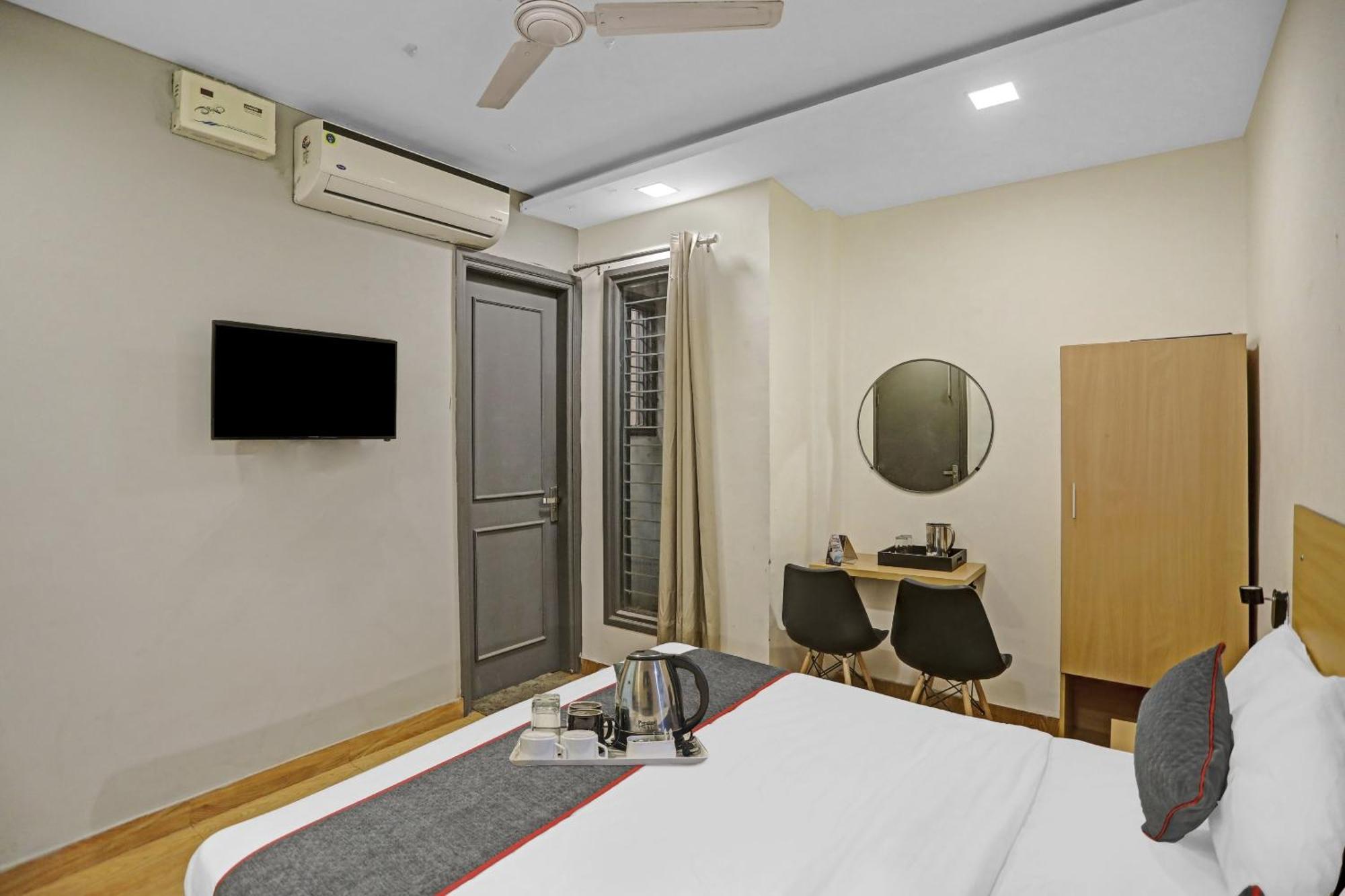 Отель Super Townhouse Mannat Rohini 16 Дели Экстерьер фото